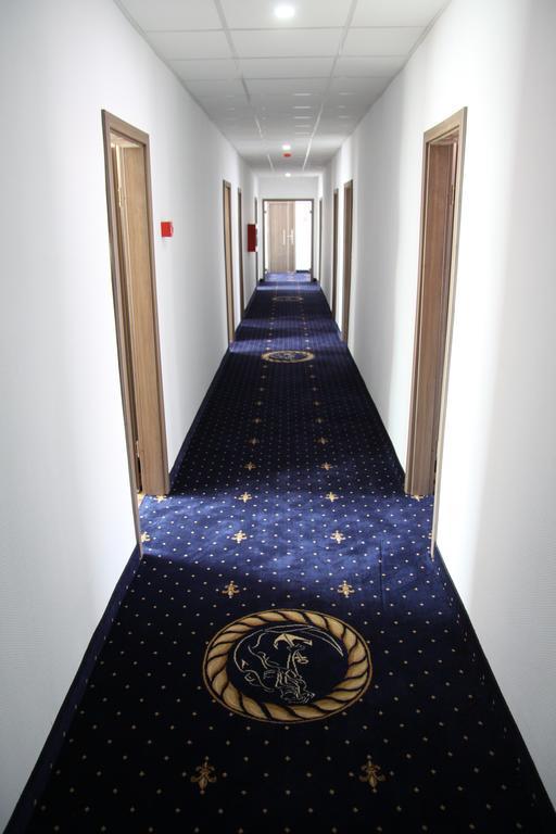 יורילובקה Hotel Bella Marina מראה חיצוני תמונה