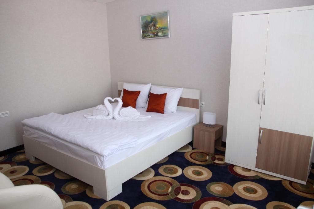 יורילובקה Hotel Bella Marina מראה חיצוני תמונה